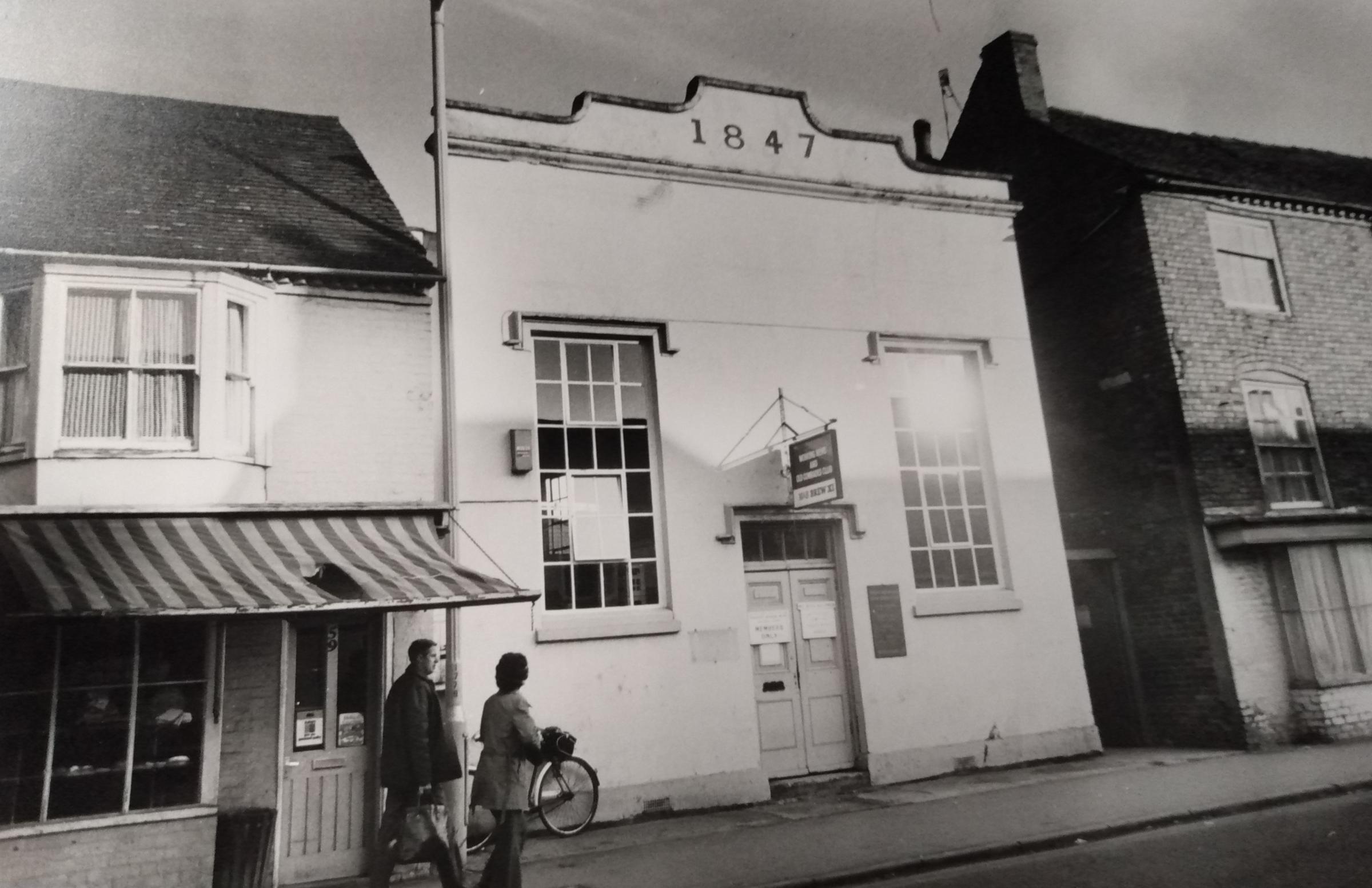 Do you remember Pershore Working Men’s Club? This picture of the building, which now houses Bar 57, was taken in January 1978