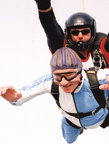 Retired Chipping Norton doctor Peter Mond decided to do a parachute jump for the Lawrence Home Nursing Team in 2006, at the grand old age of 90