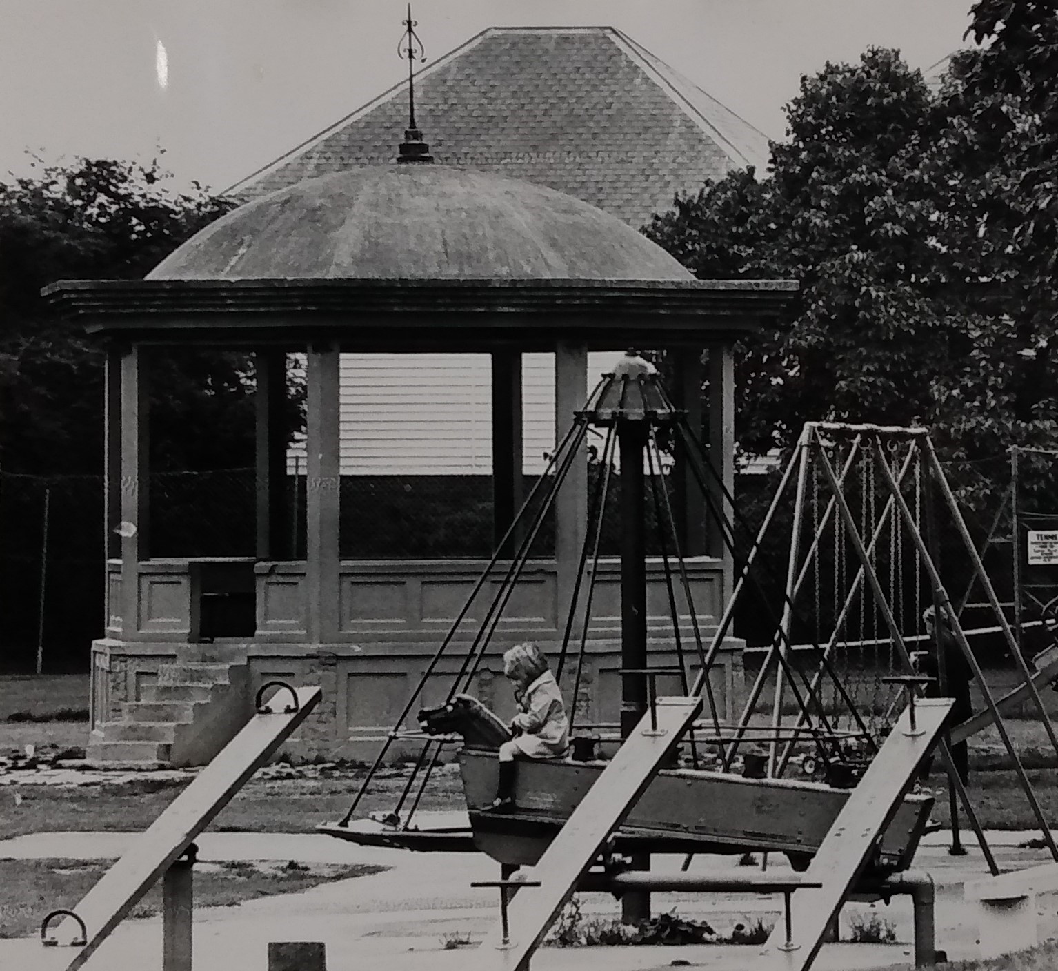 Evesham’s bandstand as it looked in March 1977, with one rather forlorn-looking soul on the horse