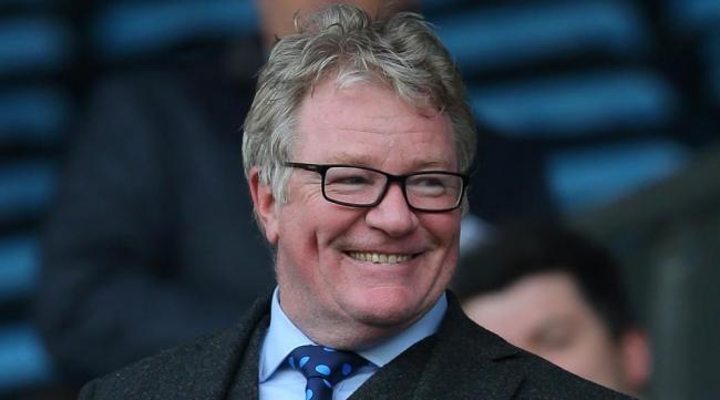 Jim Davidson's performances at Evesham Town Hall will go ahead following a debate at the Town Council meeting on Monday