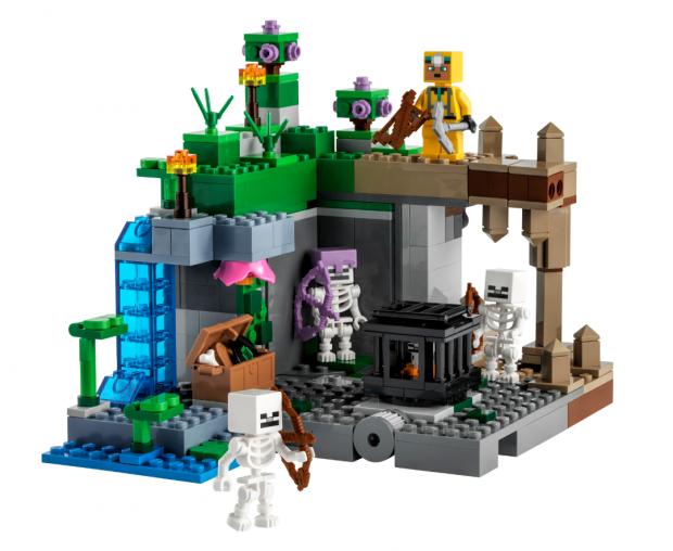 Evesham Journal: LEGO® Minecraft® The Skeleton Dungeon. Credit: LEGO