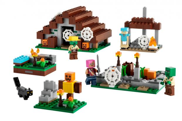 Evesham Journal: LEGO® Minecraft® The Abandoned Village. Credit: LEGO