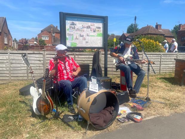 Evesham Journal: Sons of the Delta play an impromptu gig in Upton