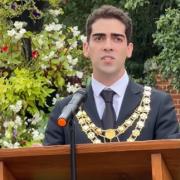 Pershore Town Council is to reconsider their findings after the mayor, Matthew Winfield, was cleared of bullying allegations