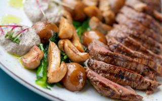 Best places for a Sunday roast in Evesham according to Tripadvisor reviews (Canva)